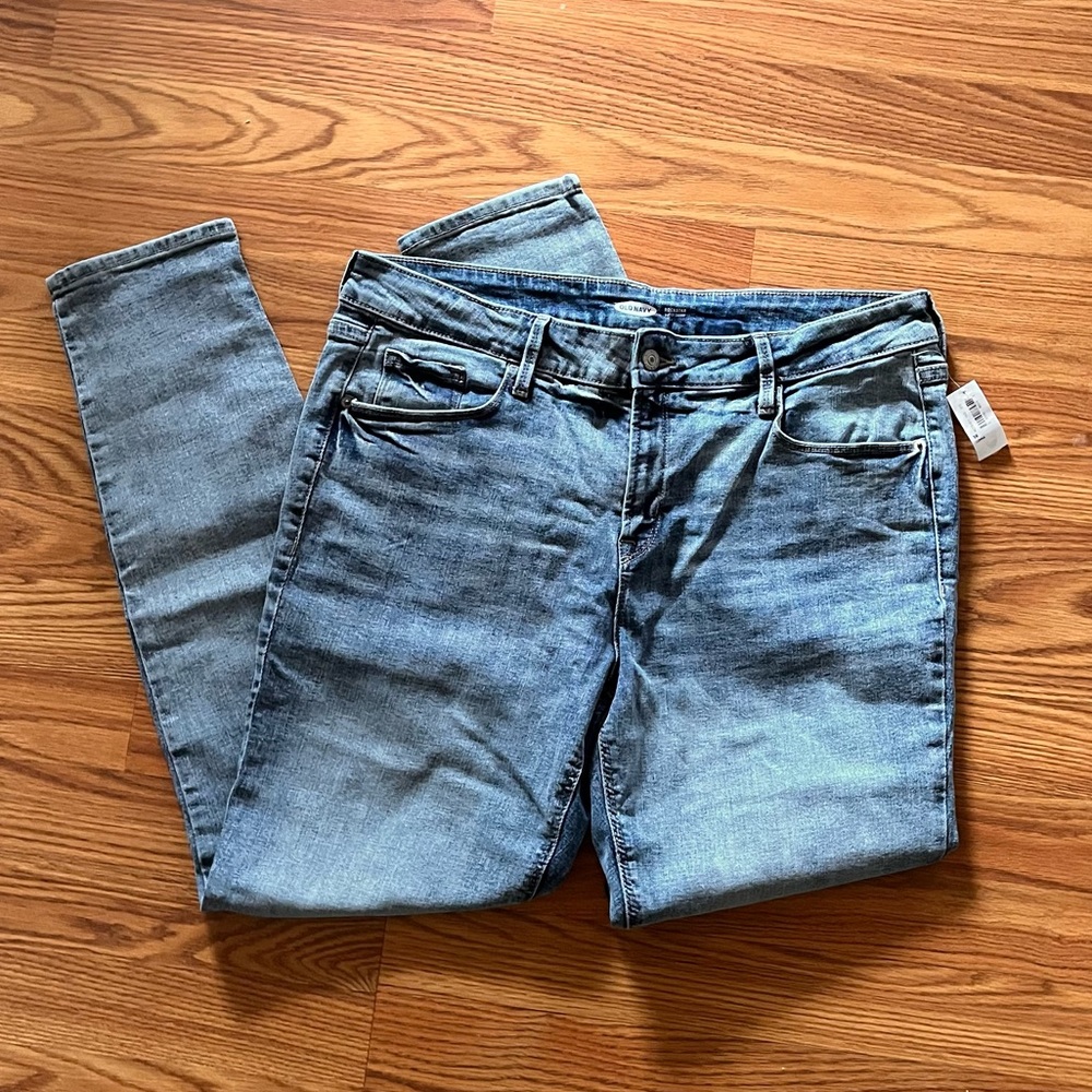 Old Navy Women’s Rockstar Super Skinny Jeans